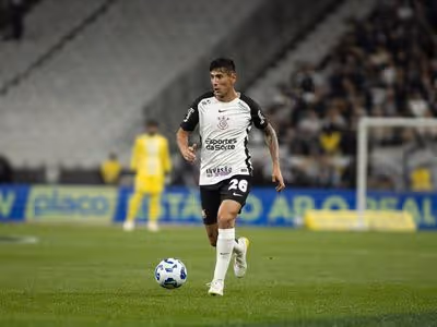 Impasse na renovação deixa futuro de Angileri incerto no Corinthians