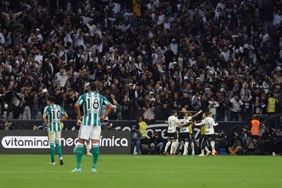 Corinthians nunca perdeu para o Coritiba na Neo Química Arena
