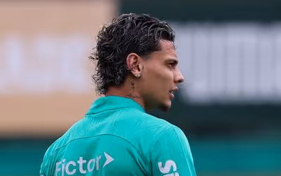 Palmeiras barra investidas por Ríos e define termos para negociação