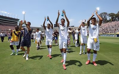 Botafogo deixa desconfiança de lado e segue sonhando no Mundial
