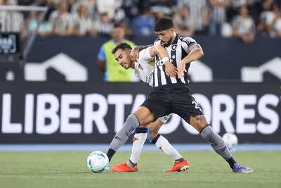Barboza e Vitinho brilham em noite pouco inspirada do Botafogo