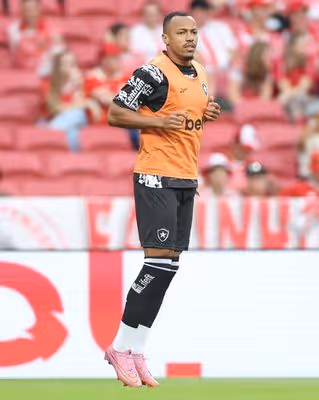 Botafogo pobre de futebol e espírito é notícia pior do que derrota