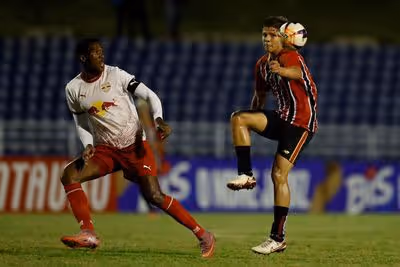 São Paulo bate o Bragantino nos pênaltis e encara o Botafogo na Copinha