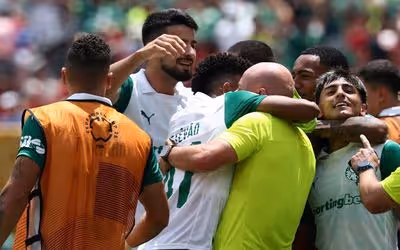 Corinthians e São Paulo veem Palmeiras e passam vergonha