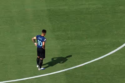 Meia da Inter criticado por Lautaro se defende: 'Respeito não pode ser unilateral'