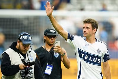 Com gol de empate no fim, Müller tem estreia frustrada na MLS