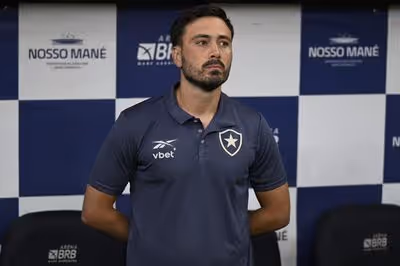 Davide Ancelotti fica no banco do Botafogo contra o Vasco