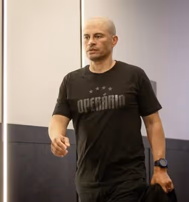 Alex é demitido do Operário-PR após início ruim no Paranaense