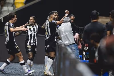 Lance de Reinier, ex- Flamengo, salva Atlético-MG em estreia: 'Gênio'