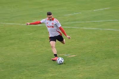 Internacional deve usar time reserva contra o Flamengo