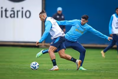 Grêmio deve ter retornos de três titulares contra o Cruzeiro