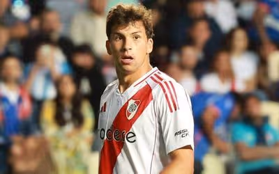 Gonzalo Tapia chega ao Brasil para assinar com o São Paulo