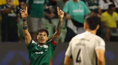 Gustavo Gómez comemora gol marcado pelo Palmeiras