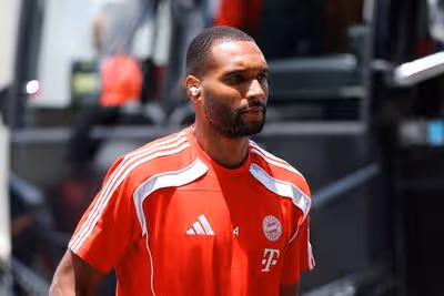 Zagueiro do Bayern projeta dificuldade contra o Flamengo: 'Jogo fora de casa'