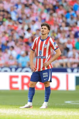 Julián Álvarez em ação no duelo entre Atlético de Madrid e Villarreal