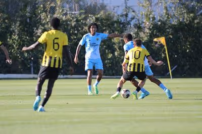 Khallyl elogia desempenho defensivo do Miami Dade diante do AEK Atenas