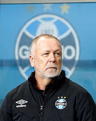 Números respaldam evolução do Grêmio sob o comando de Mano