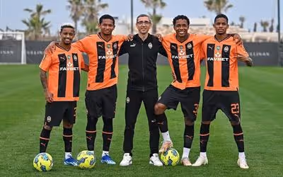 Clube inglês quebra recorde e acerta contratação de ex-Palmeiras