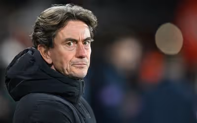 Perto da zona de rebaixamento, gigante da Premier League demite técnico
