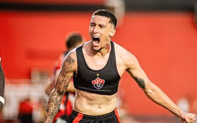 Vitória anuncia compra do volante Baralhas, ex-Internacional