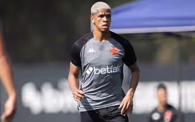 Barros é regularizado e já pode fazer sua reestreia pelo Vasco