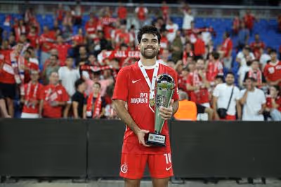 Recuperado de grave lesão, ex-Vasco deve voltar a Israel