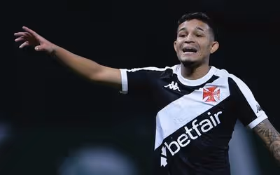 Adson passa por cirurgia, tem alta e vai iniciar fisioterapia no Vasco