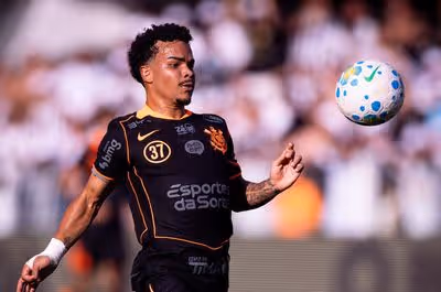 Kaio César teve boa atuação diante do Santos (Foto: Rodrigo Coca Lopes)