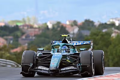 Novo carro da Aston Martin, guiado por Fernando Alonso, no GP da Hungria pela F1 2026
