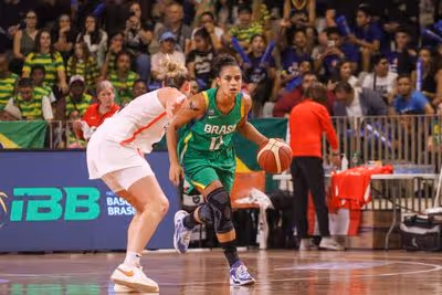 Com direito a show de bolas de três, Brasil vence Canadá no basquete feminino