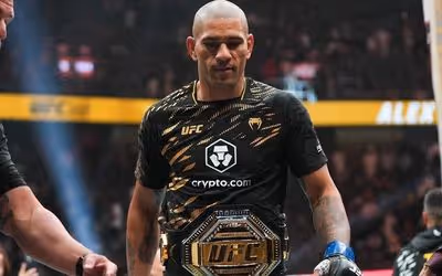 Após cinturão, Alex Poatan é confirmado no UFC Rio; entenda