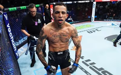 Carlos Prates diz merecer chance de título do UFC: ‘Entrego mais’