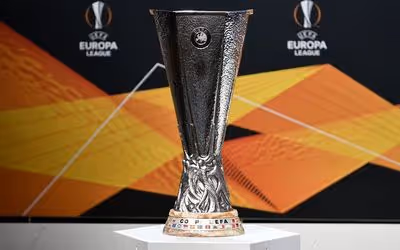 Atuação de ex-Flamengo na Europa League divide opiniões: ‘Tenha paciência’