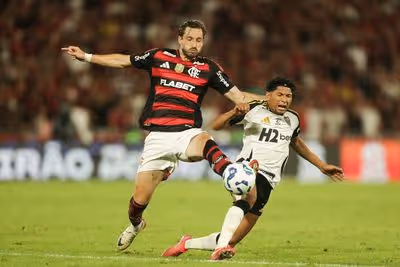 Viña critica arbitragem de Flamengo x Atlético-MG
