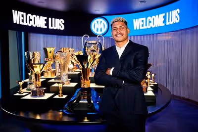 Inter de Milão anuncia aquisição de atacante brasileiro