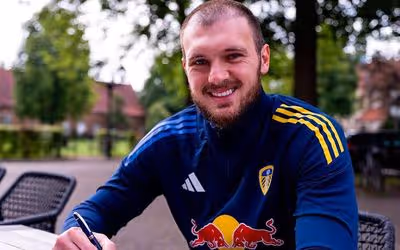 Leeds United volta à Premier League com desafio do não-rebaixamento