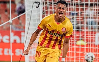 Reinier desembarca para assinar com Atlético-MG e comemora