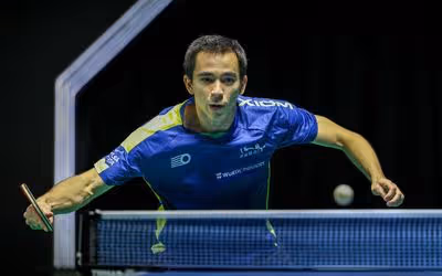 Em duelo brasileiro, Hugo Calderano enfrenta velho conhecido na estreia do Europe Smash