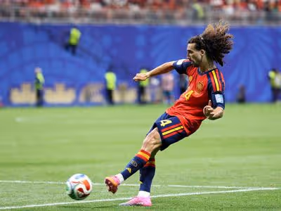 Cucurella garante liberdade em campo para estrela do Real Madrid: