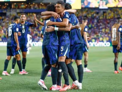 Brasil supera Alemanha e retoma posto de maior artilheiro da história das Copas