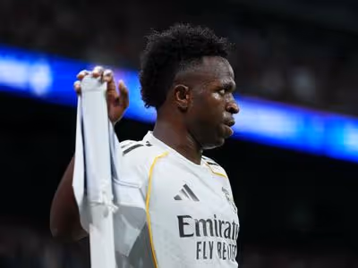 Jogadores do Real Madrid estariam cansados de atitudes de Vini Jr, aponta jornal espanhol