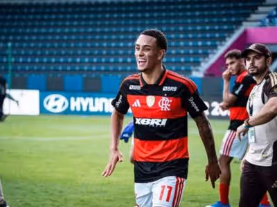 Ryan Roberto se despede do Flamengo e embarca para a Ucrânia