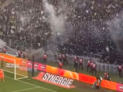 Vândalos do Nantes invadem campo e juiz cancela jogo