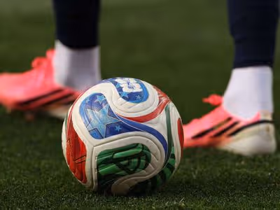 Treinador pede demissão após eliminação na Copa do Mundo 2026