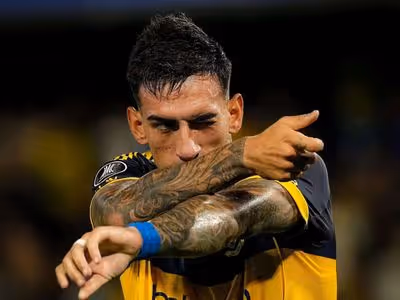 Vasco mira zagueiro do Boca Juniors antes de liberar Alan Saldívia