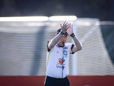 Danilo ou Ibañez? Ancelotti aponta titular na lateral-direita contra o Marrocos