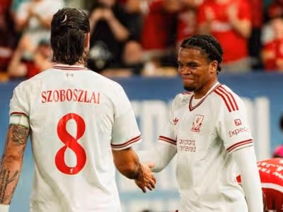 Promessa do Liverpool marca e define vitória sobre Wrexham em amistoso