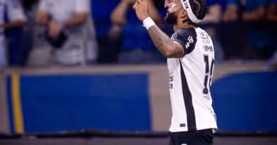 Memphis reafirma protagonismo em mata-matas e conduz Corinthians na semifinal