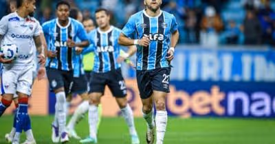 Braithwaite notifica o Grêmio e cobra dívida milionária
