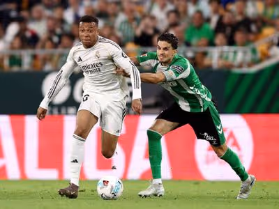 Mbappé sente lesão no Real Madrid e vira dúvida para reta final da temporada